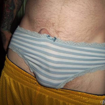 guys-wearing-panties-0164-350x350  