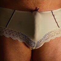guys-wearing-panties-0186-200x200  