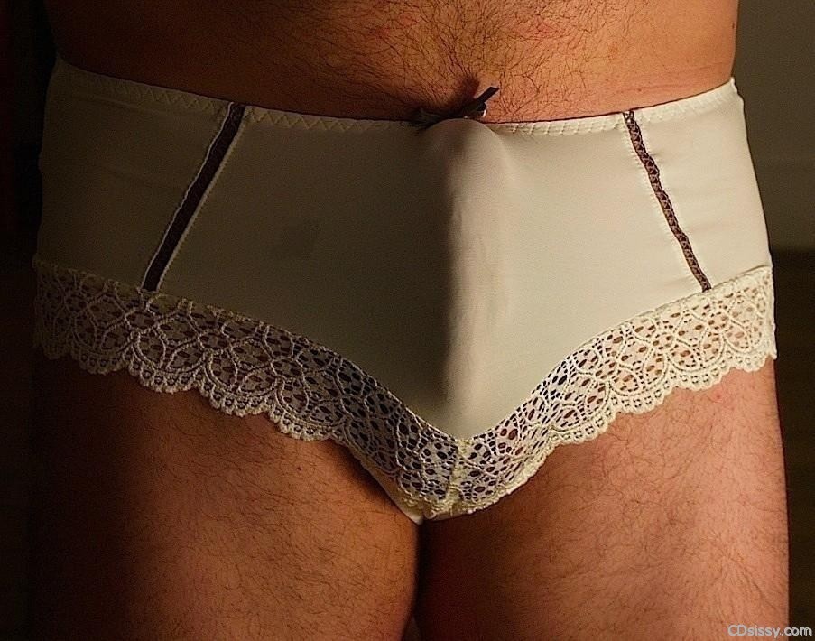 guys-wearing-panties-0186.