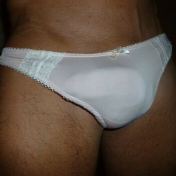 guys-wearing-panties-0198-350x350  