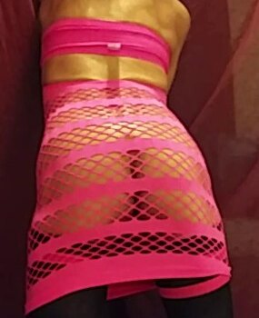 5-14-2016-pink-stripper-no-panties-20-1-285x350  