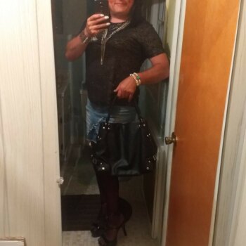 sissy-fag-with-purse.jpg1_-350x350  