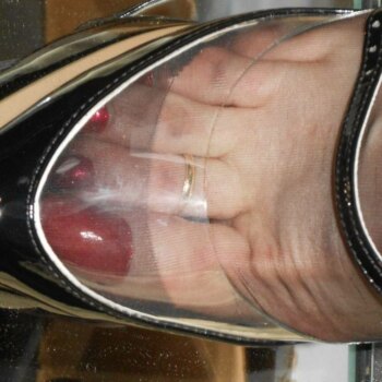 window shoes