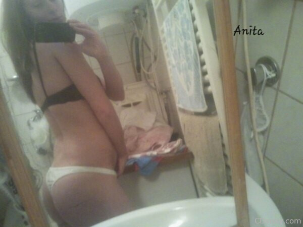 Selfie girl