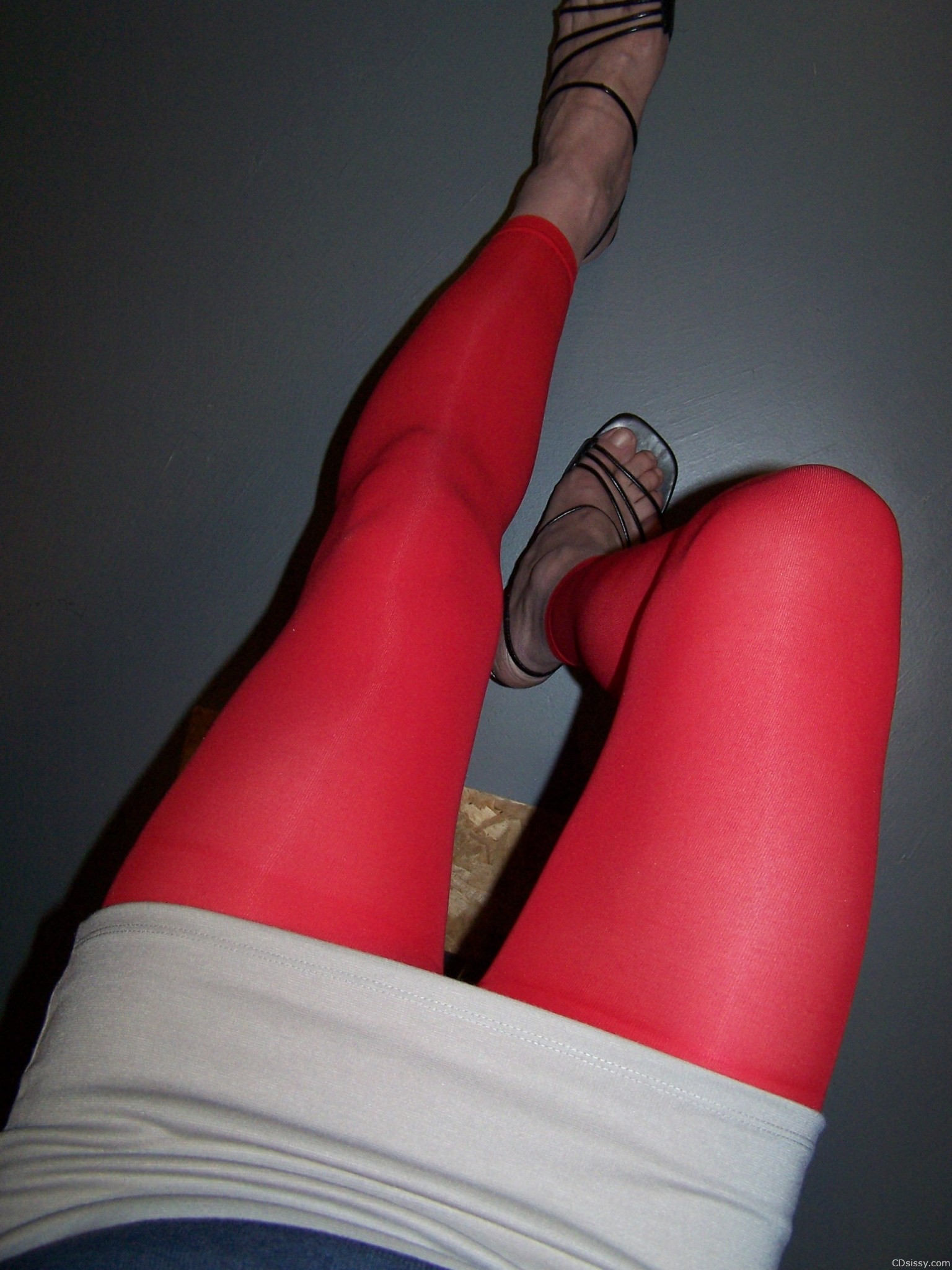 beige mini skirt red tights heels 2