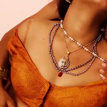 Big-boobs-tight-blouse-indian-photo-2-350x350  