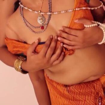 nude-desi-aunty-saree-petticoat-350x350  