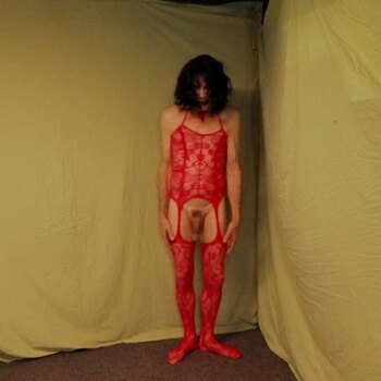 dennagirl-red-lingerie-7-350x350  
